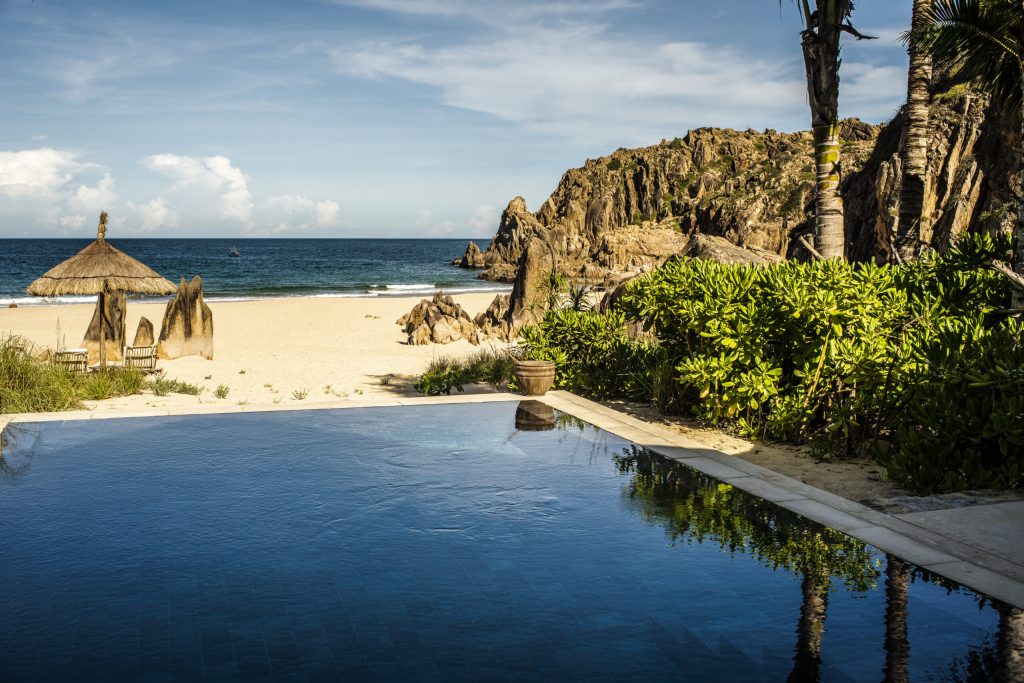 Zannier-Hotels-Bãi-San-Hô-Beach-Pool-Villa-Exterior-12-©️-Frederik-Wissink-for-Zannier-Hotels-scaled