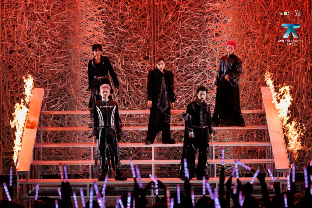 thieu-than-live-stage-1-anh-trai-say-hi-2025
