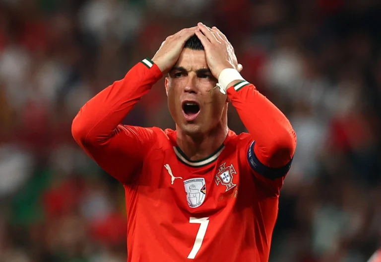 Ronaldo bỏ lỡ cơ hội tạo nên kỷ lục đầy tiếc nuối trong chiến thắng của Bồ Đào Nha_1