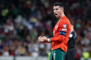 Ronaldo phá vỡ kỷ lục chưa từng có bằng cú đúp trong trận hòa với Hungary_1