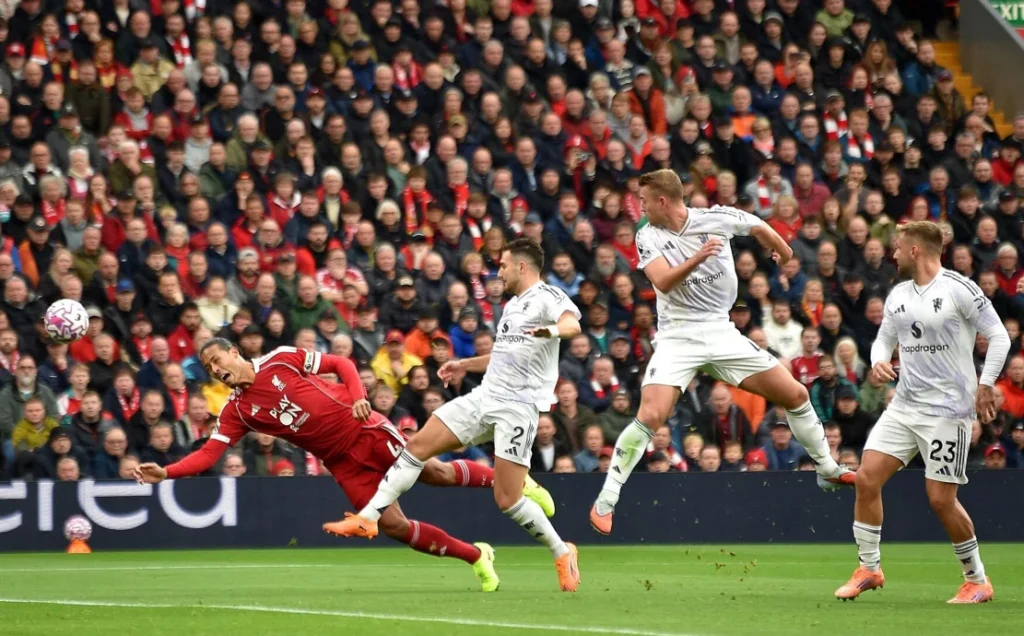 Harry Maguire sắm vai người hùng, Manchester United đánh sập pháo đài Anfield_4