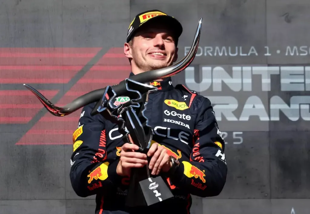 Không thể ngăn cản Max Verstappen, Oscar Piastri cảm nhận sức nóng từ người đồng đội