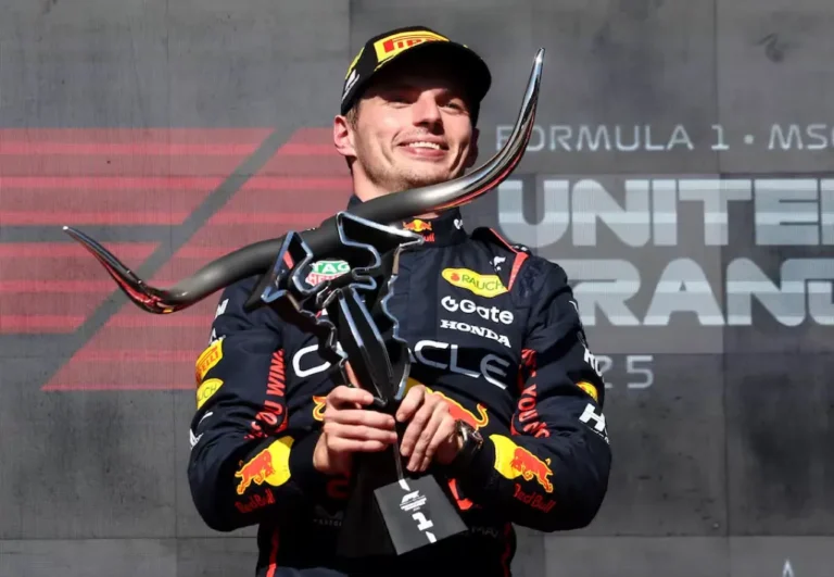 Không thể ngăn cản Max Verstappen, Oscar Piastri cảm nhận sức nóng từ người đồng đội