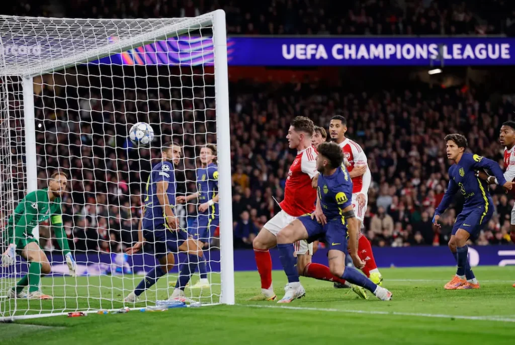 “Pháo thủ” bắn nát Atletico Madrid trên sân nhà_3