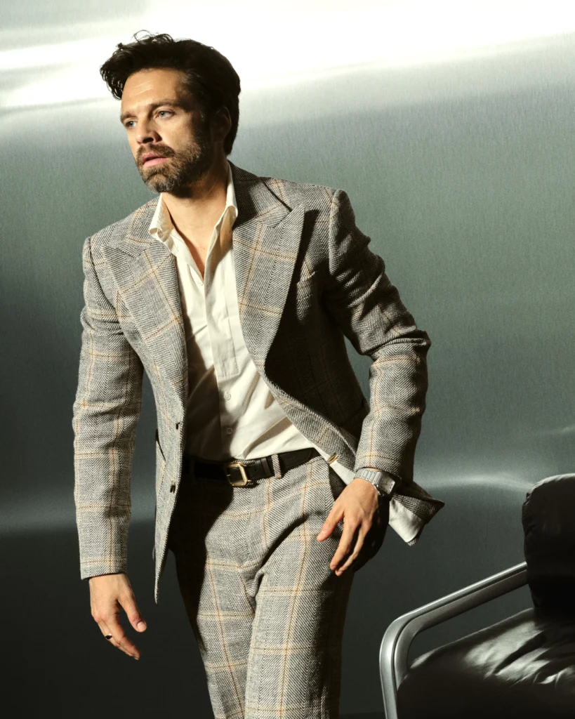 SANTOS_2025_SEBASTIAN_STAN_WORN_06_CRWSSA0089_24x30