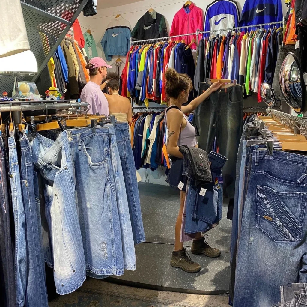 Vintage store in Sai Gon7