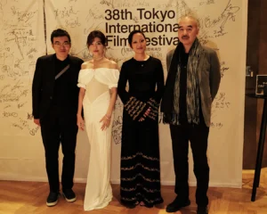 dia-dao-mat-troi-trong-bong-toi-tham-du-lhp-tokyo-thum