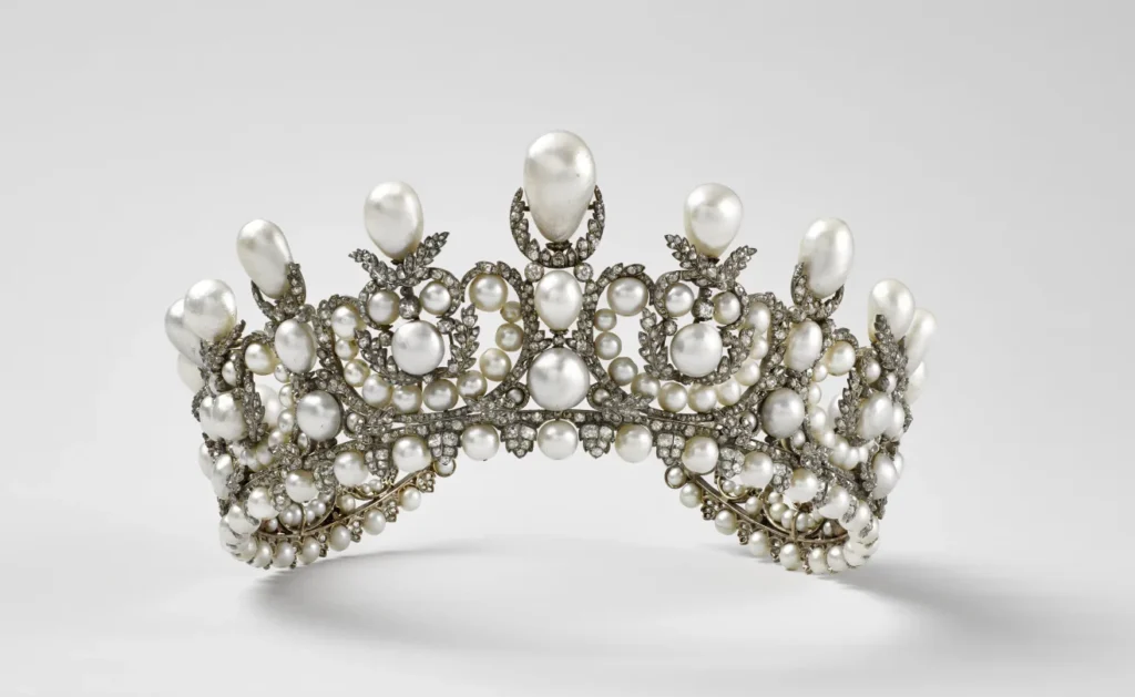diademe-imperatrice-eugenie-2015-grandpalaisrmn-musee-du-louvre-stephane-marechalle.jpg