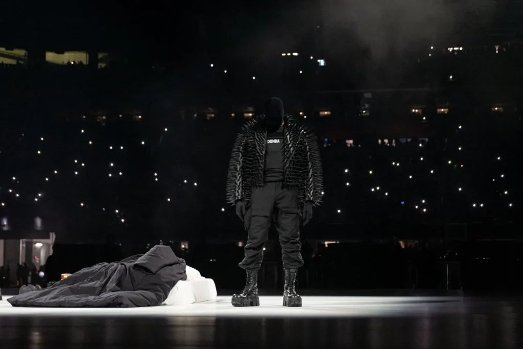 donda-stage