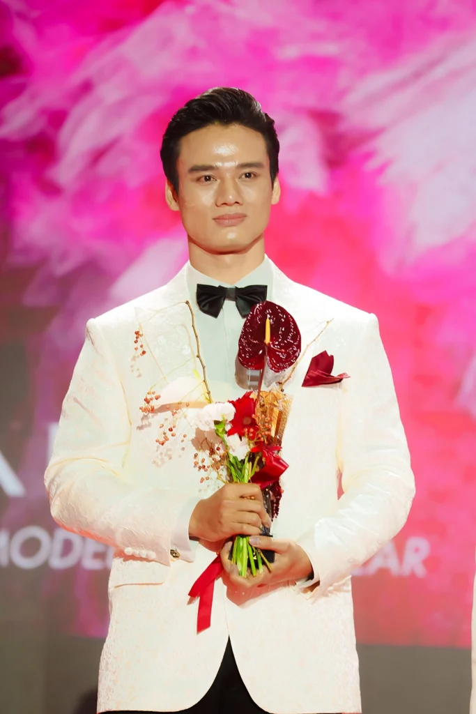 harpers-bazaar-star-awards-2025-17