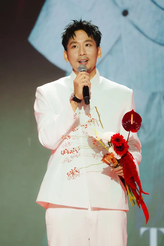 harpers-bazaar-star-awards-2025-29