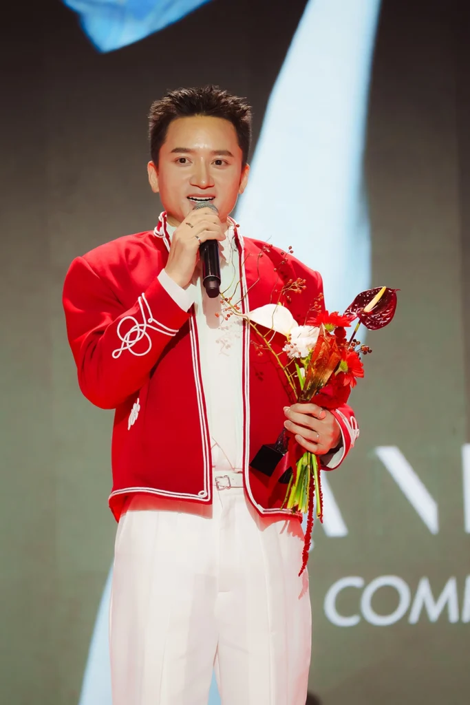 harpers-bazaar-star-awards-2025-33