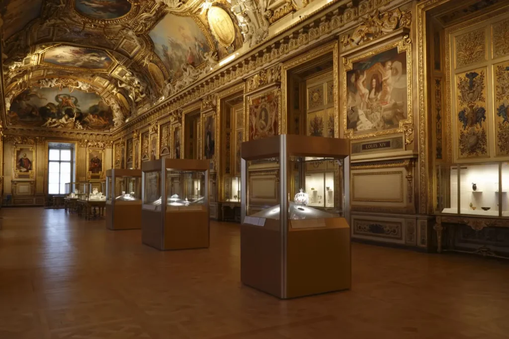 lourve-heist-2025-2
