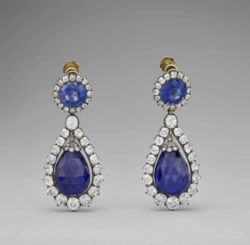 parure-marie-amelie-boucles-d-oreille-rmn-grand-palais-musee-du-louvre-mathieu-rabeau.jpg