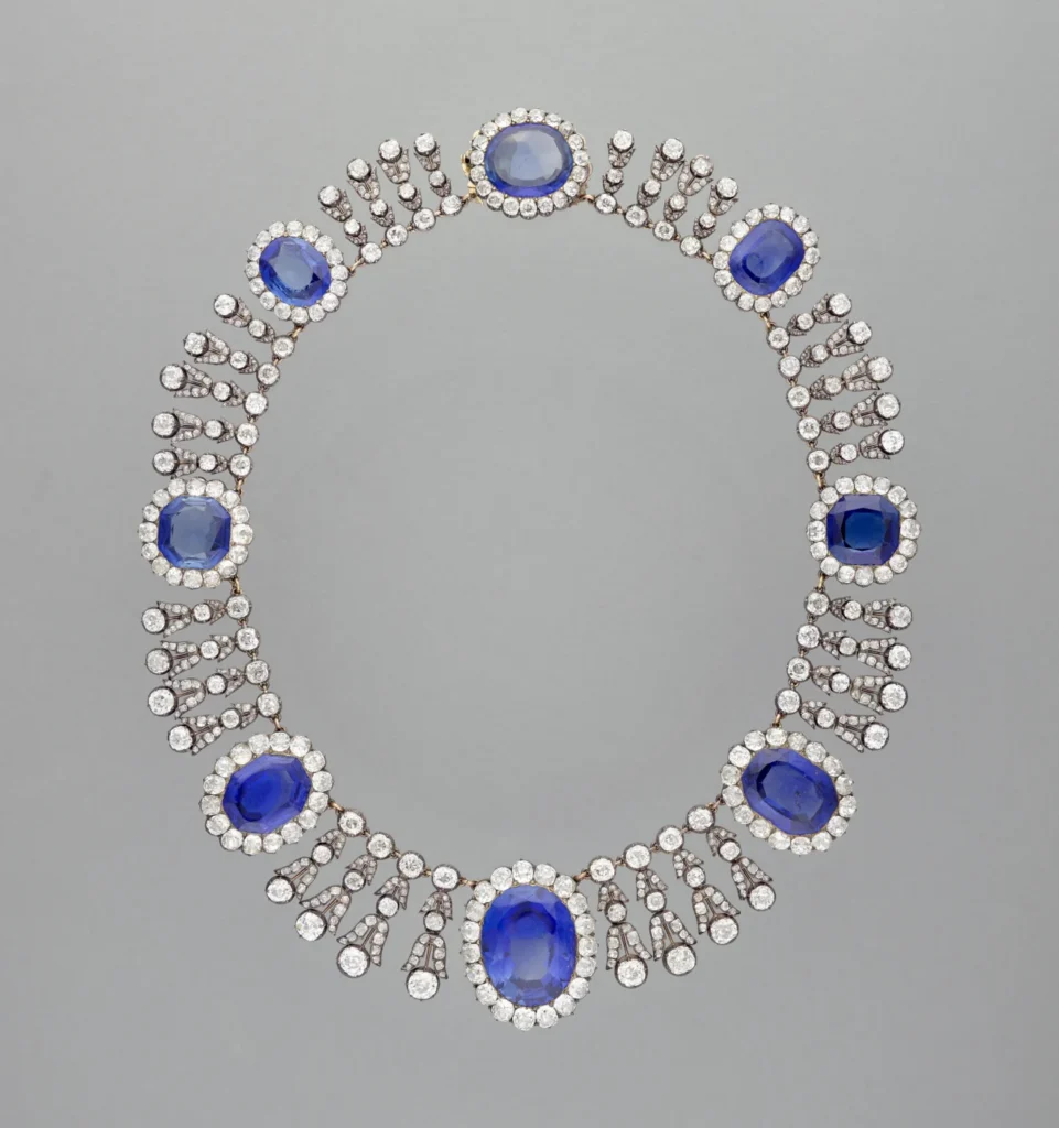 parure-marie-amelie-collier-rmn-grand-palais-musee-du-louvre-mathieu-rabeau.jpg