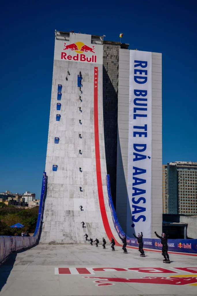 redbull-building-drop-porto-alegre-brazil-centro-administrativo-fernando-ferrari-building-skate-ramp_dezeen_2364_col_13-scaled