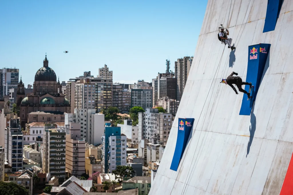 redbull-building-drop-porto-alegre-brazil-centro-administrativo-fernando-ferrari-building-skate-ramp_dezeen_2364_col_8
