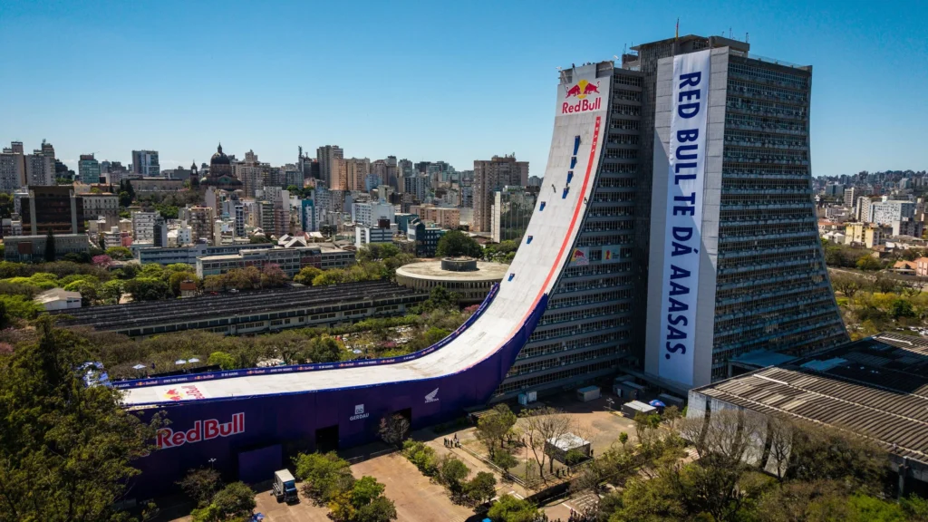 redbull-building-drop-porto-alegre-brazil-centro-administrativo-fernando-ferrari-building-skate-ramp_dezeen_hero