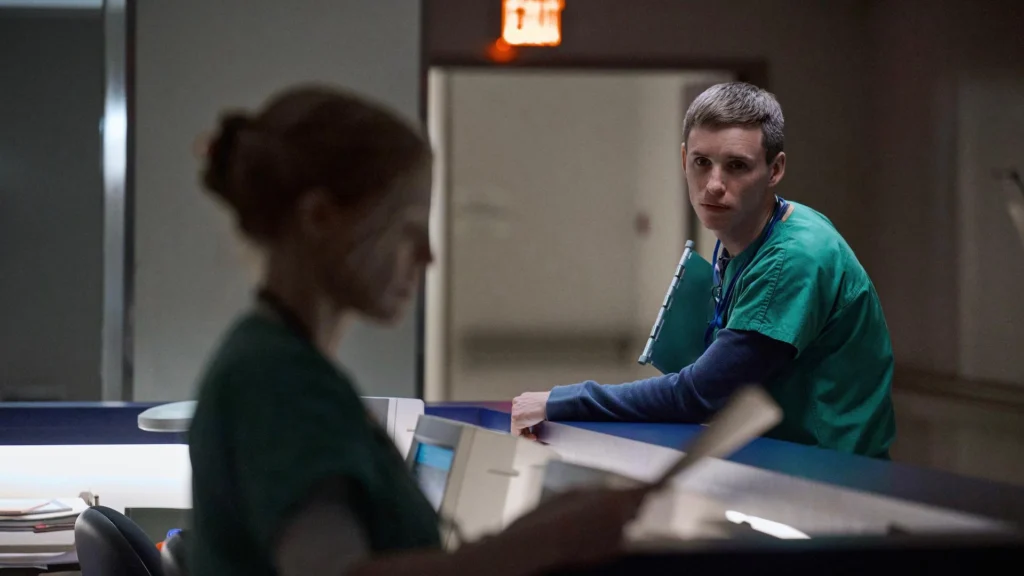 the-good-nurse-vu-an-y-khoa-gay-chan-dong-duoc-netflix-dua-len-man-anh-