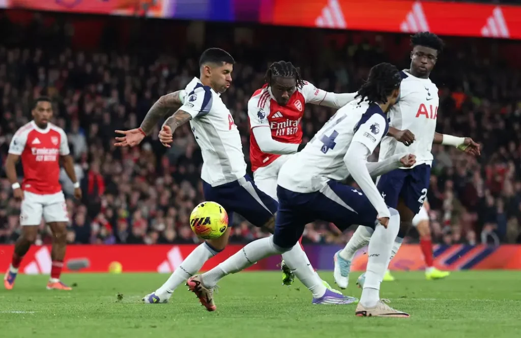 Arsenal tạo nên “cơn mưa bàn thắng” trên sân nhà trước Tottemham_3