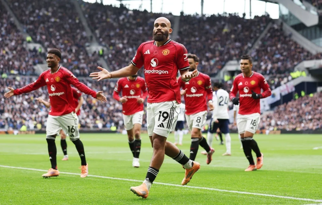 Manchester United giành lấy 1 điểm “nghẹt thở” trên sân nhà Tottenham