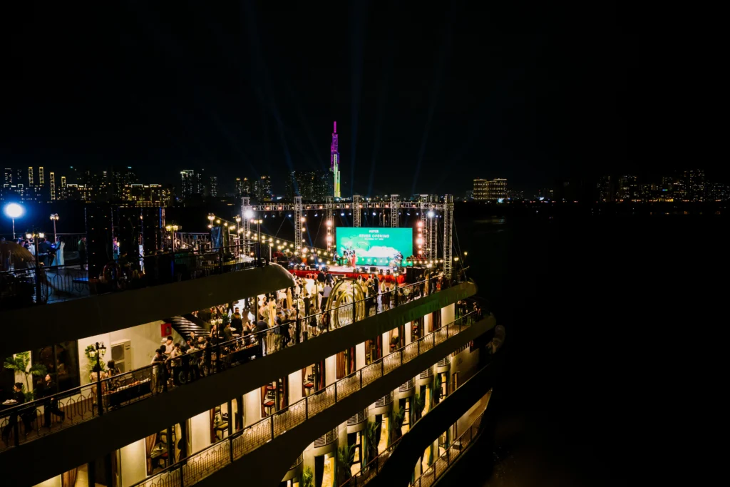 REVER Cruise – điểm hẹn ẩm thực độc đáo và thú vị trên sông Sài Gòn_13