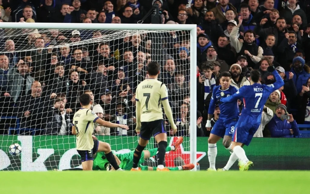 Ronald Araújo hóa tội đồ, Barcelona “thảm bại” trước Chelsea_5