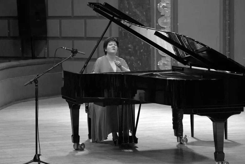 diana-piano-2