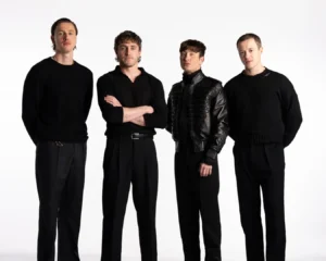 he-lo-them-chi-tiet-ve-loat-phim-the-beatles-thum