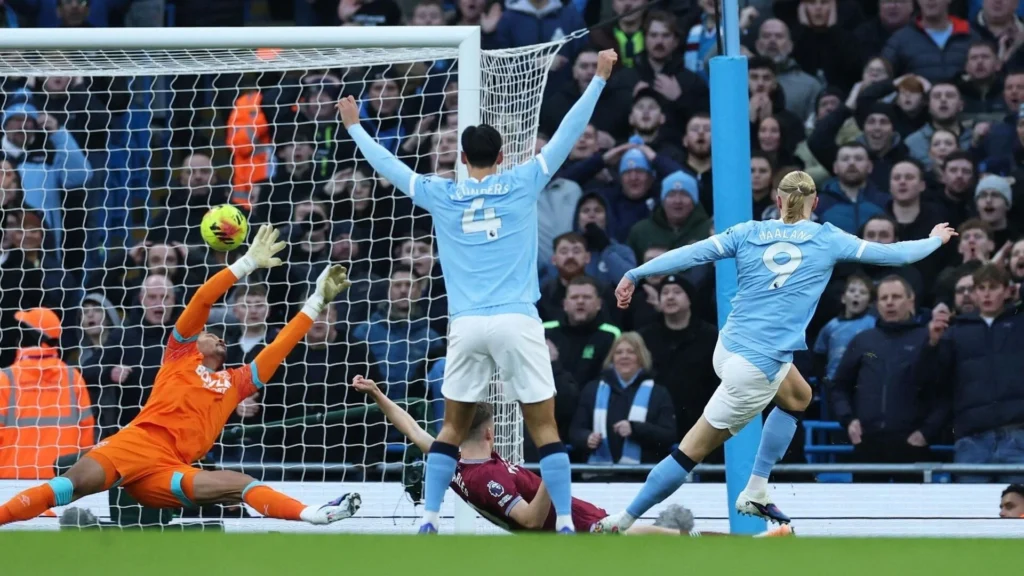 “Cỗ máy hủy diệt” Erling Haaland tiếp tục ghi bàn, Manchester City bám sát ngôi đầu_5