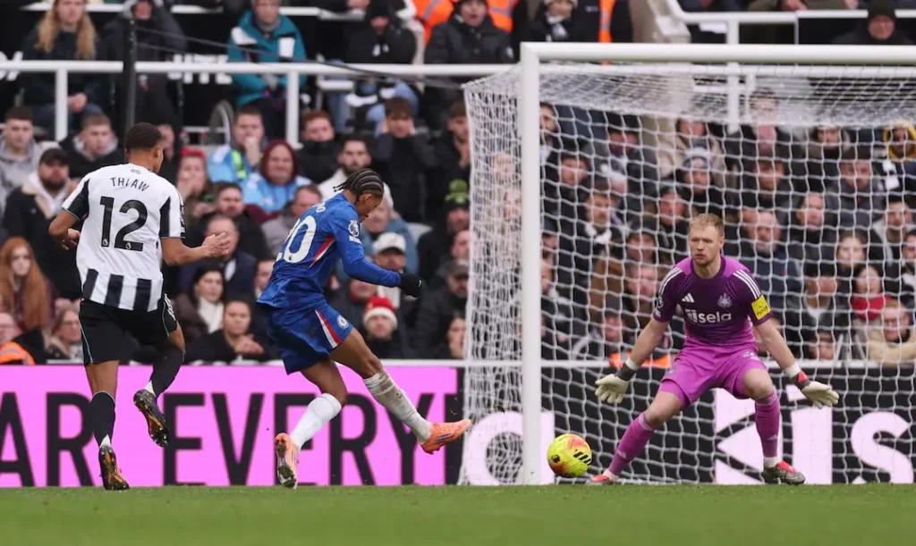 “Đôi công hấp dẫn” Chelsea lội ngược dòng bản lĩnh trên sân Newcastle United_3