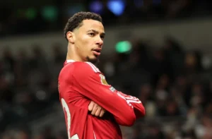 Liverpool chiến thắng nhọc nhằn trước Tottenham trong cơn “mưa thẻ đỏ”_5