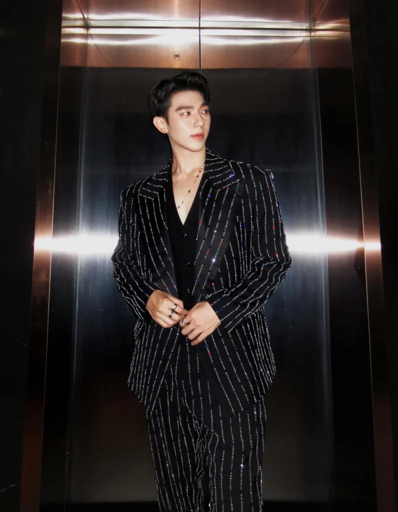 Mặc gì dự tiệc Tất niên theo gợi ý của sao Việt (23)