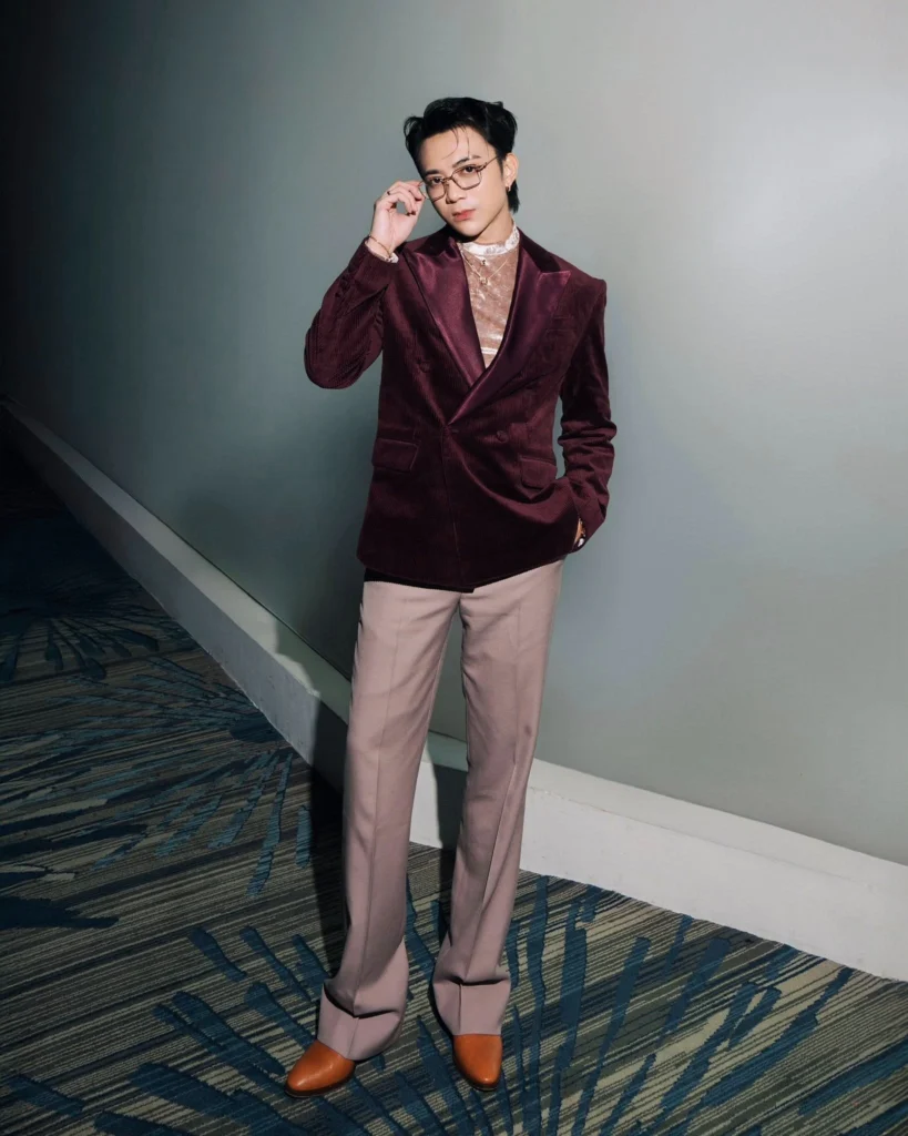 Mặc gì dự tiệc Tất niên theo gợi ý của sao Việt (25)