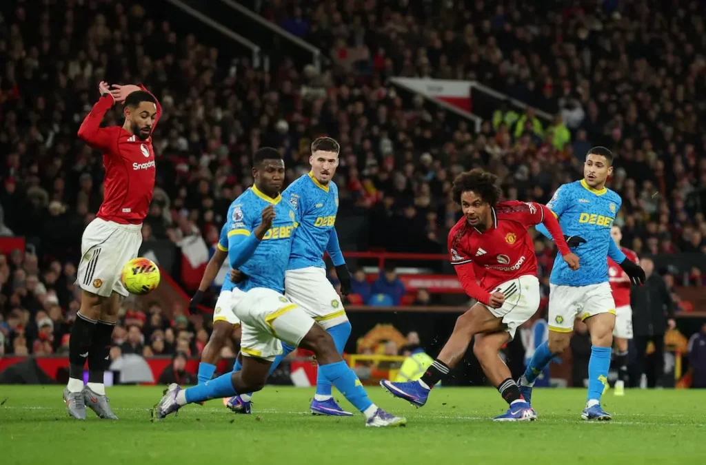 Manchester United “đánh rơi” 3 điểm đáng tiếc trong trận đấu cuối cùng của năm 2025_1