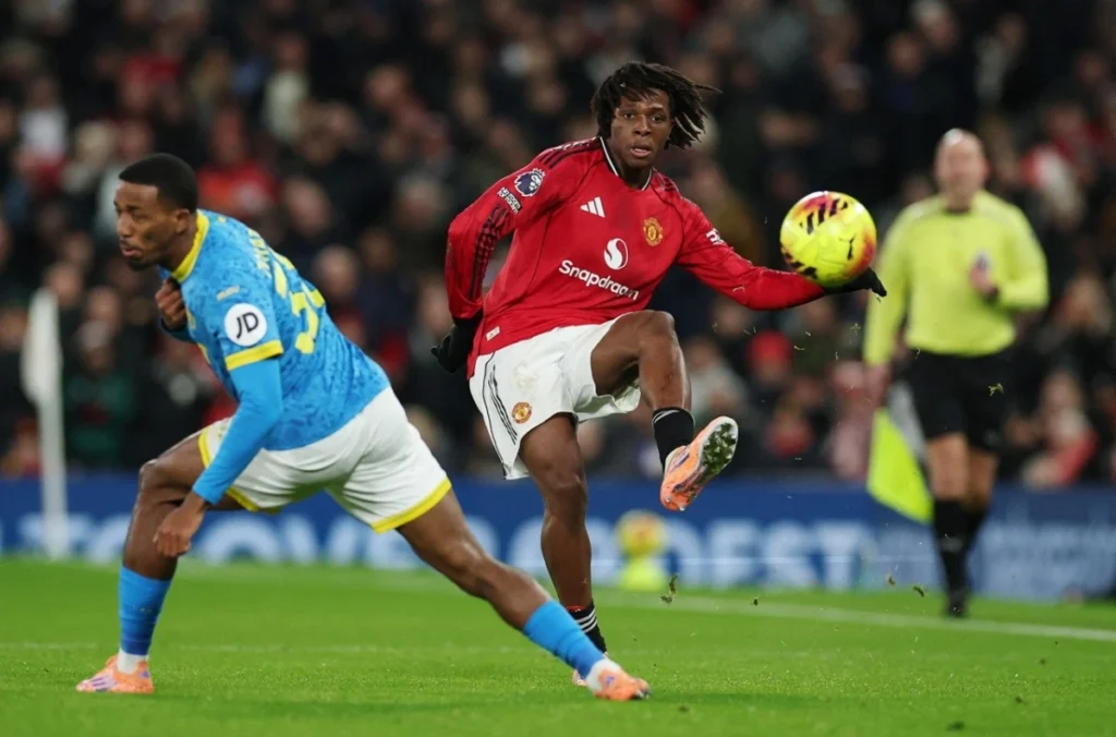 Manchester United “đánh rơi” 3 điểm đáng tiếc trong trận đấu cuối cùng của năm 2025_6