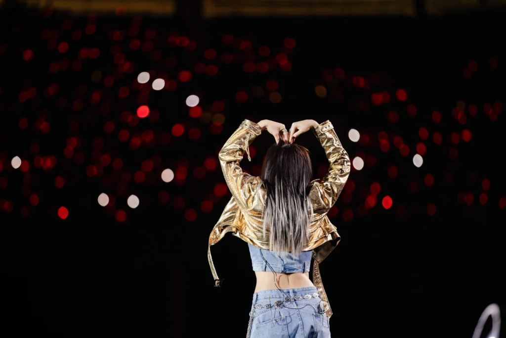 my-tam-see-the-light-concert-2025 (9)