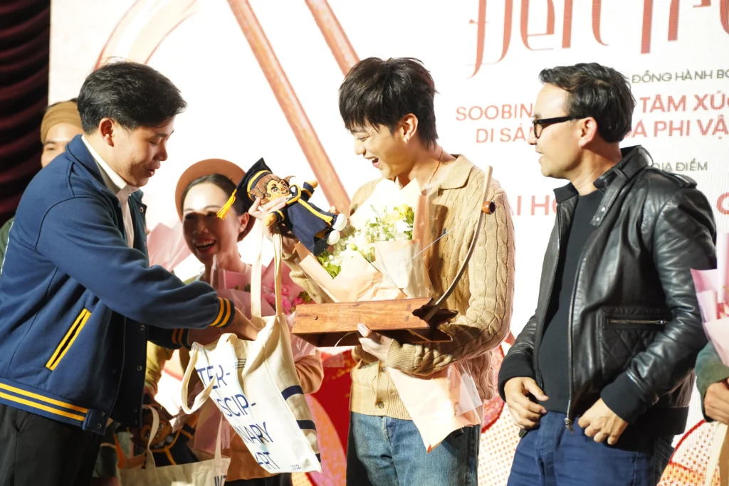 soobin-dua-xam-co-truyen-den-gan-hon-voi-gen-z-3