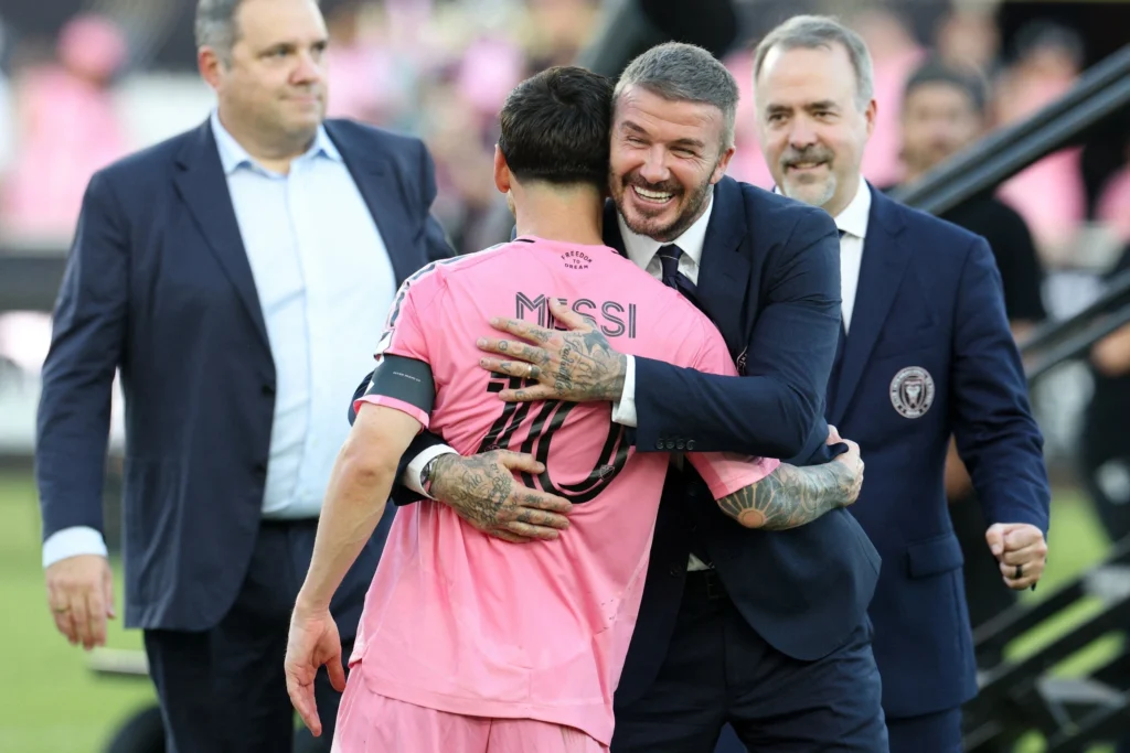 Đế chế David Beckham Từ gã trai hư London đến biểu tượng thời trang nam tính toàn cầu_13