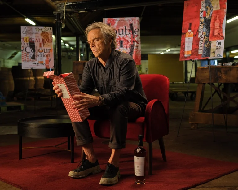 the-macallan-timeless-collections-thay-doi-dien-mao-trai-nghiem-thuong-thuc-khong-chi-bat-dau-tu-vi-giac-thum