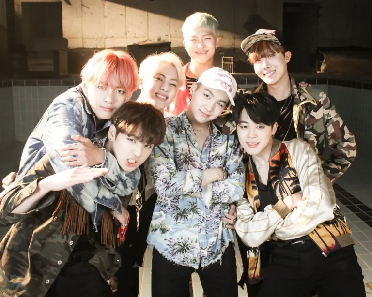 vi-sao-ai-cung-muon-tro-ve-2016-THUM