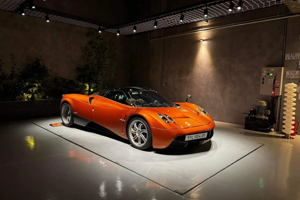 Khám phá 10 chiếc xe đắt nhất Việt Nam hiện nay_11