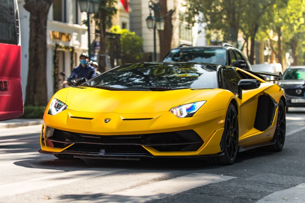 Khám phá 10 chiếc xe đắt nhất Việt Nam hiện nay_21