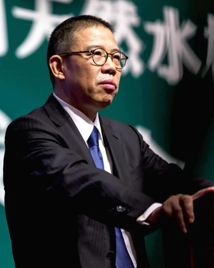 esquire-dai-gia-de-che-do-uong-tai-trung-quoc-chung-thiem-thiem-theo-duoi-triet-ly-cham-soc-suc-khoe-2