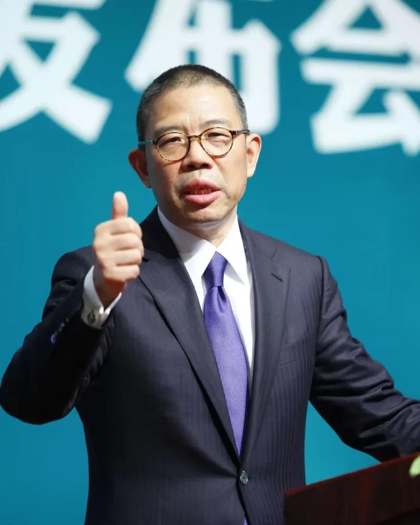 esquire-dai-gia-de-che-do-uong-tai-trung-quoc-chung-thiem-thiem-theo-duoi-triet-ly-cham-soc-suc-khoe-6