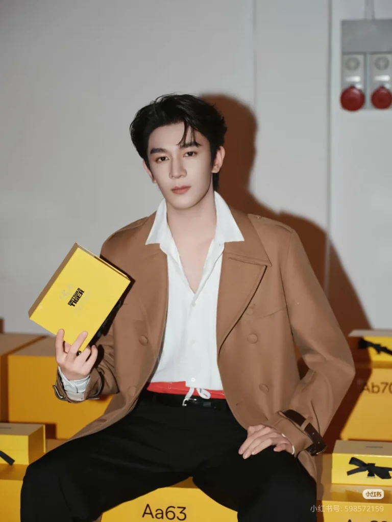 ha chi quang front row onitsuka tiger thu dong 2026 02