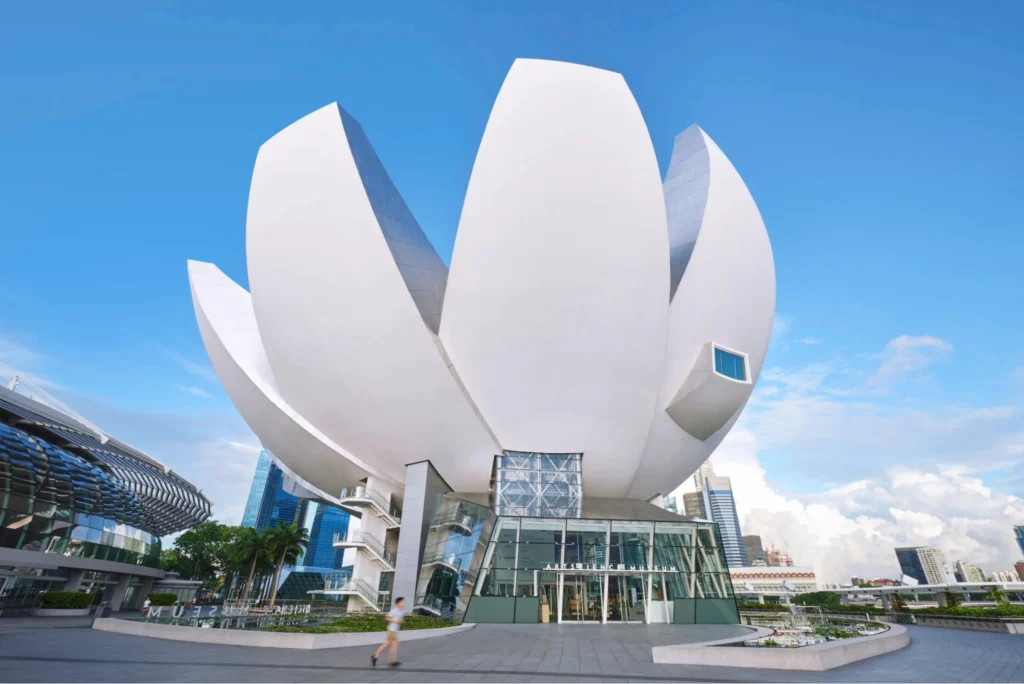 Hành trình trải nghiệm Singapore đậm chất bản địa qua tuyến MRT