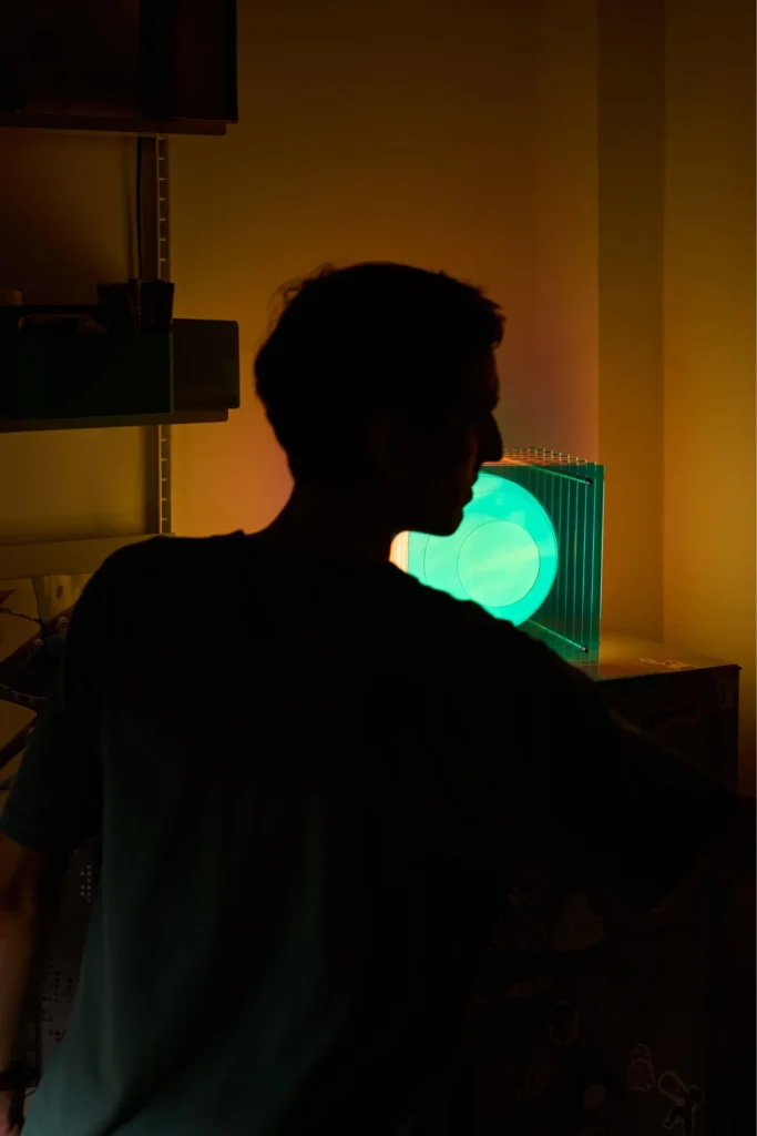 bang-thomas-lop-light1