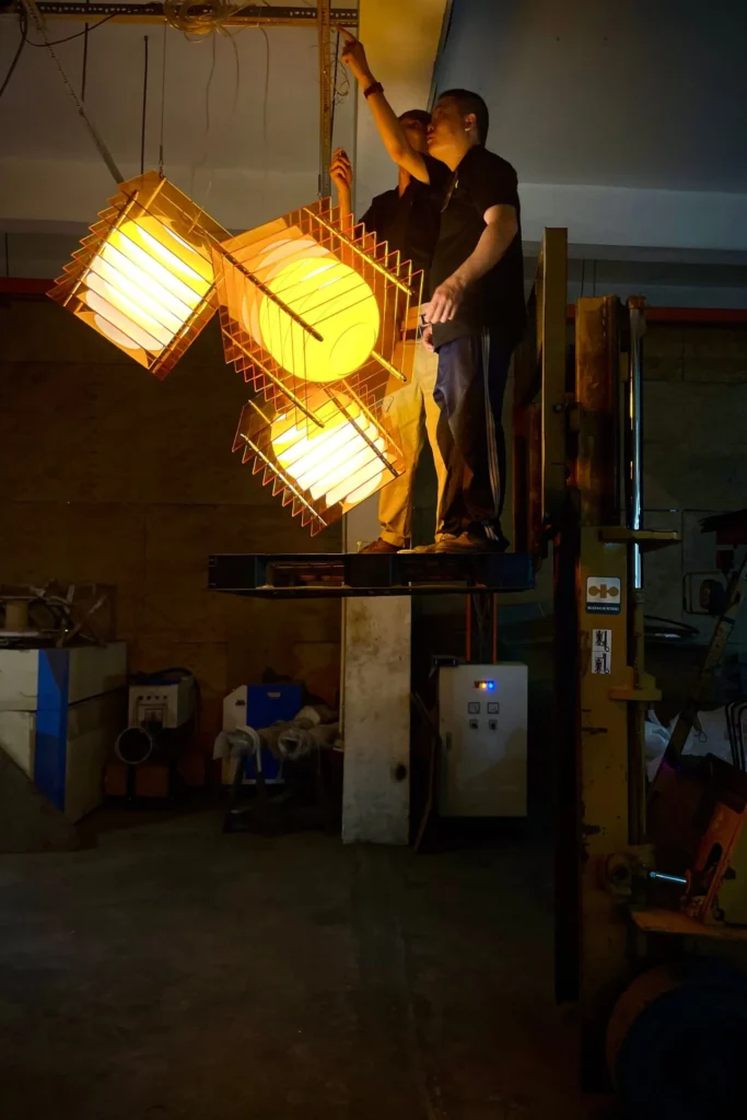 bang-thomas-lop-light3