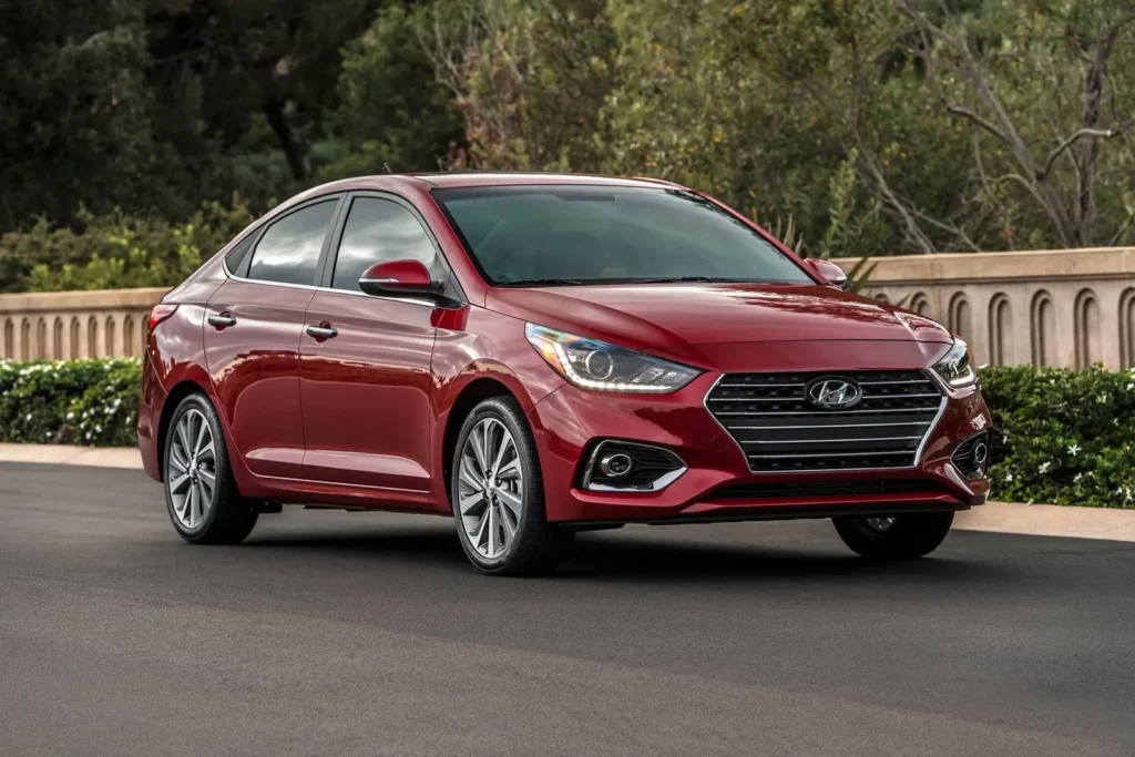 tầm 700 triệu nên mua xe gì? Hyundai Accent